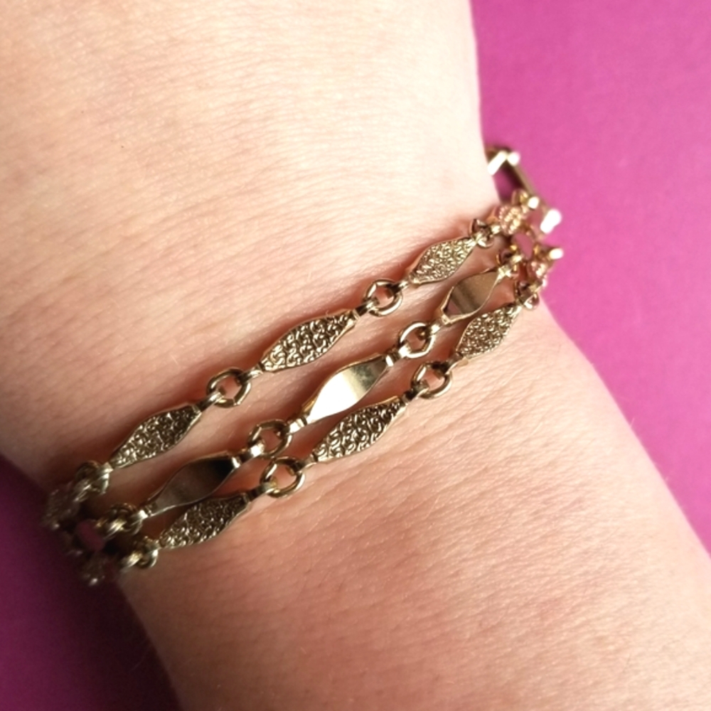 Vintage bracelet 3 strand wavy link gold tone multistrand